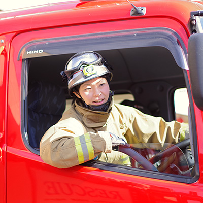 山本優里運転シーン