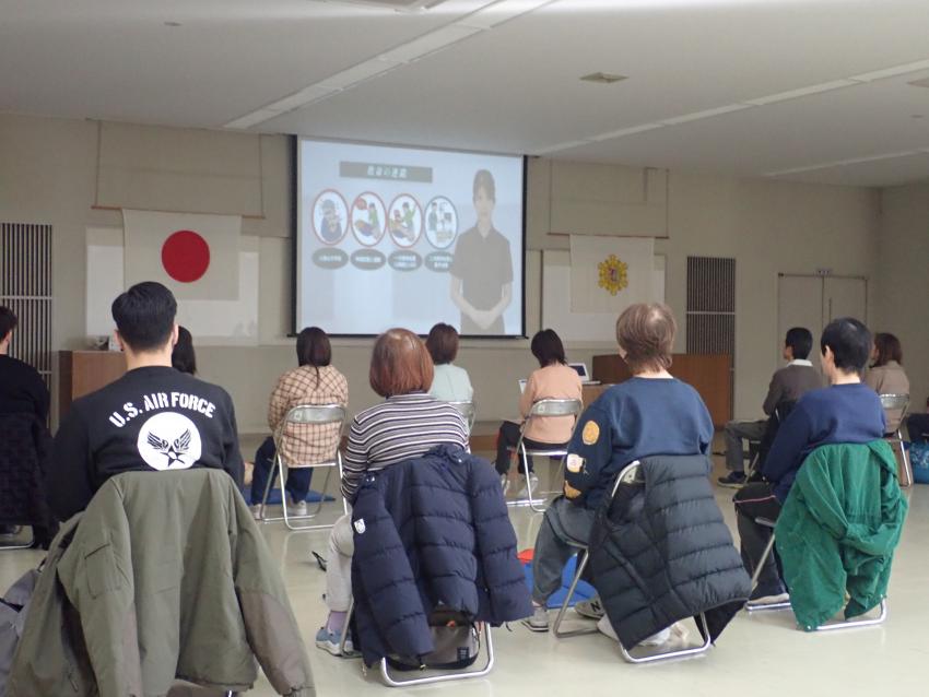 映像で学習している様子