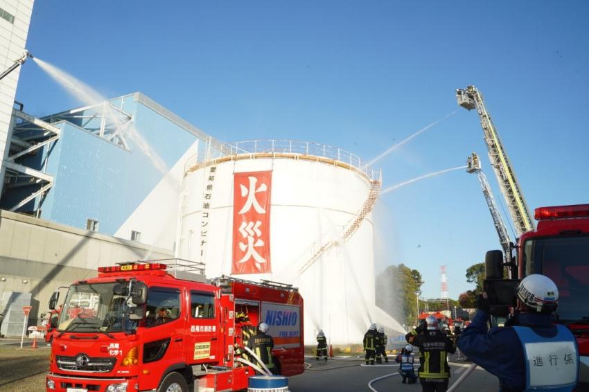 071119タンク火災2