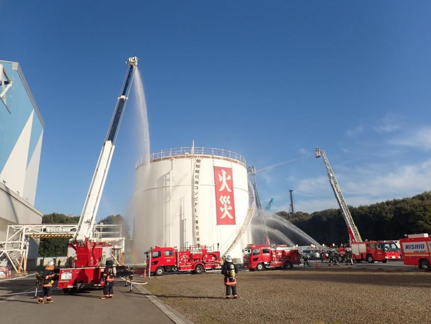 071119タンク火災4
